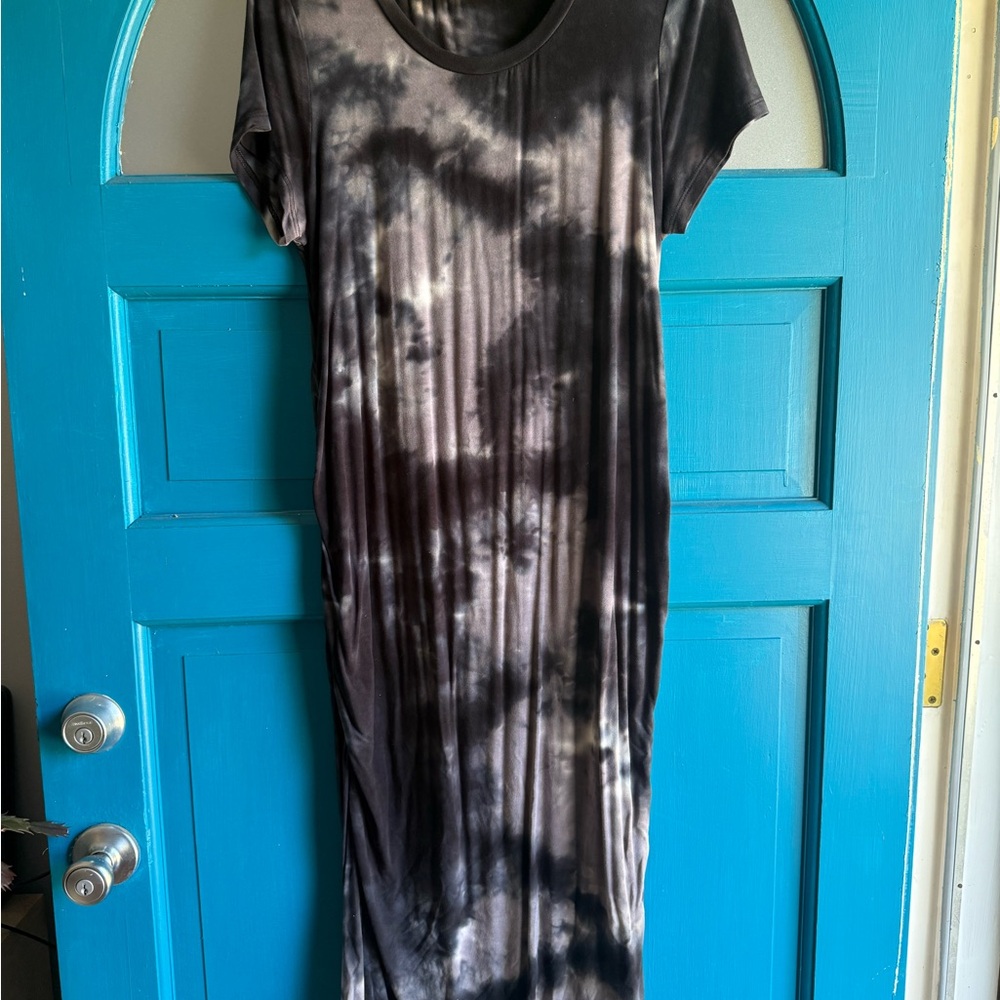 Time and Tru Black Tie-Dye Midi Dress